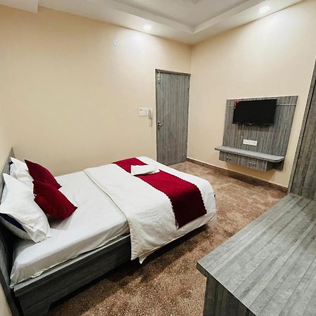 Hotel Utsav Palace Kanpur Exterior photo