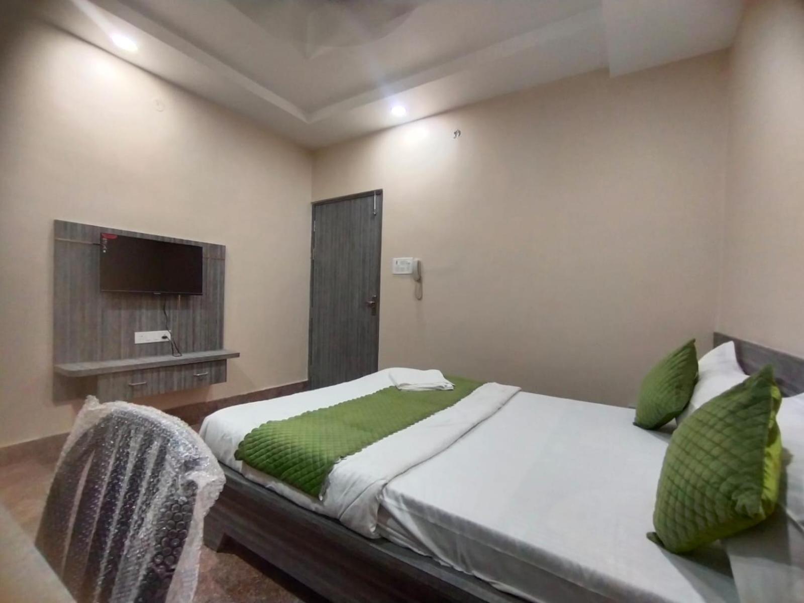 Hotel Utsav Palace Kanpur Exterior photo