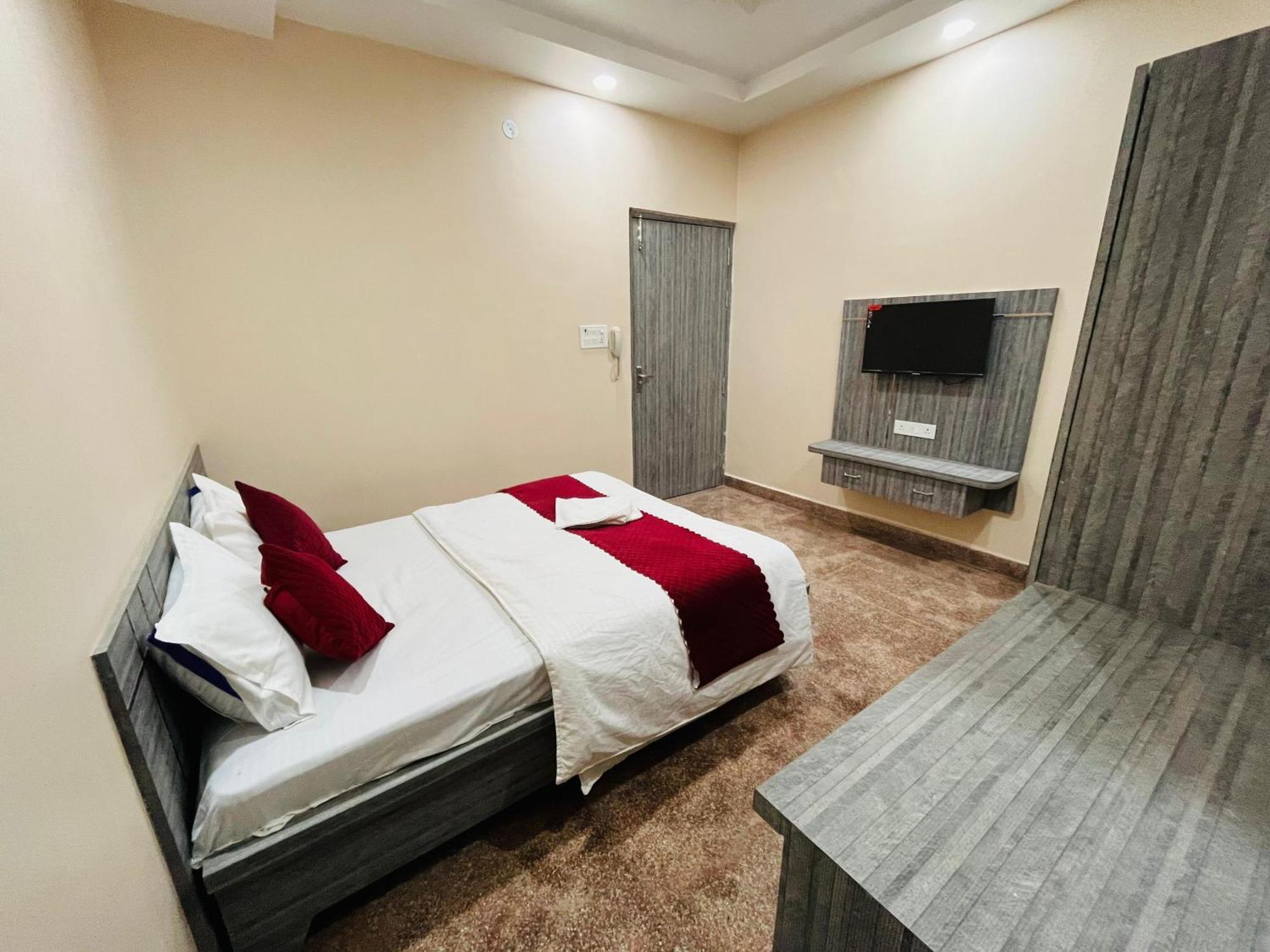 Hotel Utsav Palace Kanpur Exterior photo